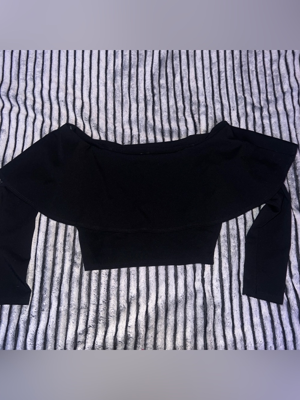 Forever 21 Black Off-the-Shoulder Crop Top